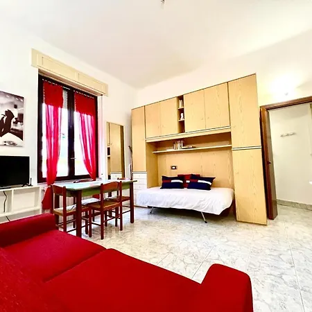 Kibilu - Via Colonna Con Parcheggio Vicinanze Ospedale Di Circolo Διαμέρισμα Βαρέζε