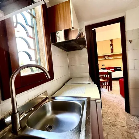 Διαμέρισμα Kibilu - Via Colonna Con Parcheggio Vicinanze Ospedale Di Circolo Βαρέζε